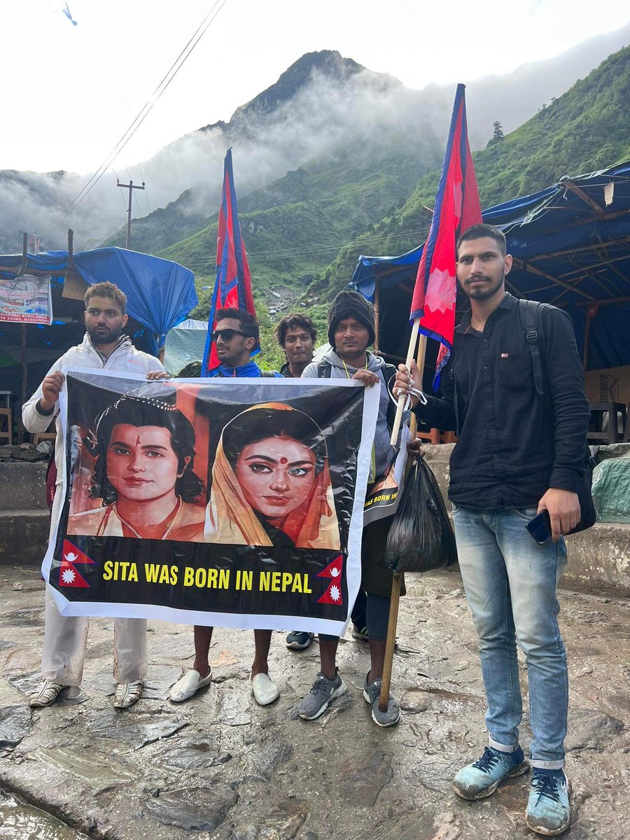 सिन्धुली दुधौलीका युवाहरु केदारनाथमा 
  SITA WAS BORN IN NEPAL
 
 ****ब्यानर राष्ट्रवाद****