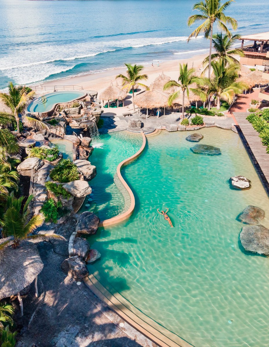 playamazatlan's tweet photo. Los que nos encanta pasar todo el día en las albercas reaccionemos con un ♥️ y los que preferimos la playita un 👍 

#HotelPlayaMazatlan #Vacaciones2023 #Mazatlán #TodoIncluido #PlanEuropeo #ViajaSeguro #SitioOficial #ReservaDirecto https://t.co/o7jy1mJMDz