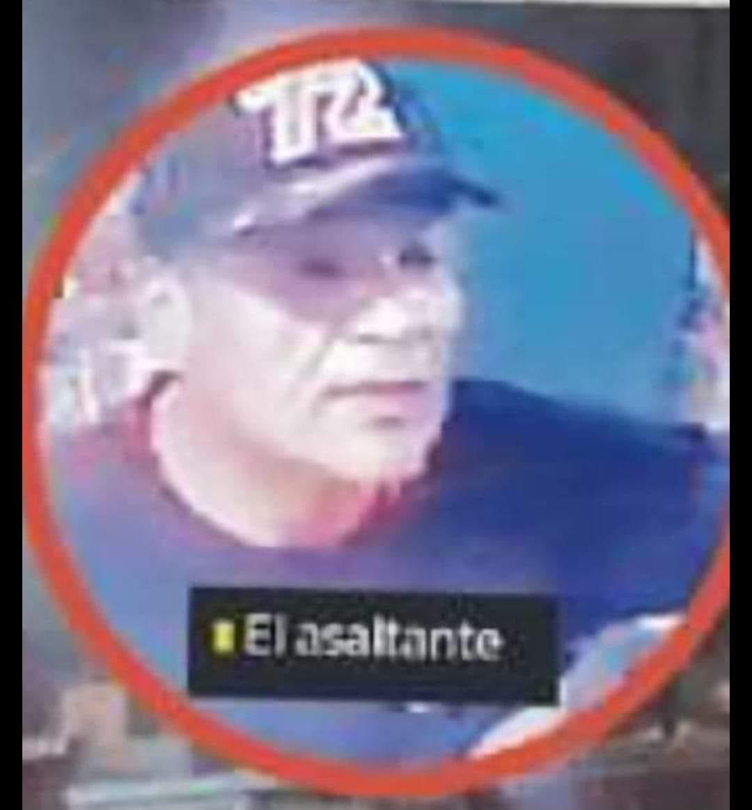 anakaren_mty's tweet photo. Él es el #asesino de mi primo, mi primo le dió el dinero y aún así lo mato por la espalda. Si lo conoces por favor #denuncia queremos #justicia . Dejo a una madre sin hijo, a una mujer sin esposo y a un bebé sin padre https://t.co/aQh7Pf3MKp