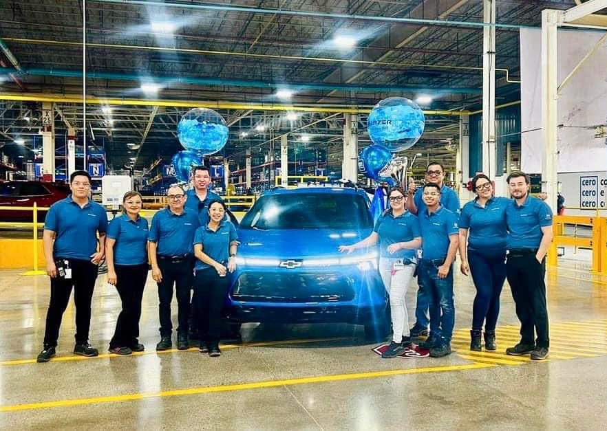 mrikelme's tweet photo. Hoy la industria de la electromovilidad, es una realidad en #Coahuila, con la producción de la primera camioneta 100% eléctrica ⚡️ de General Motors. 

¡Muchas felicidades a todos quienes han hecho esto posible! https://t.co/8Sk3OvDrhs