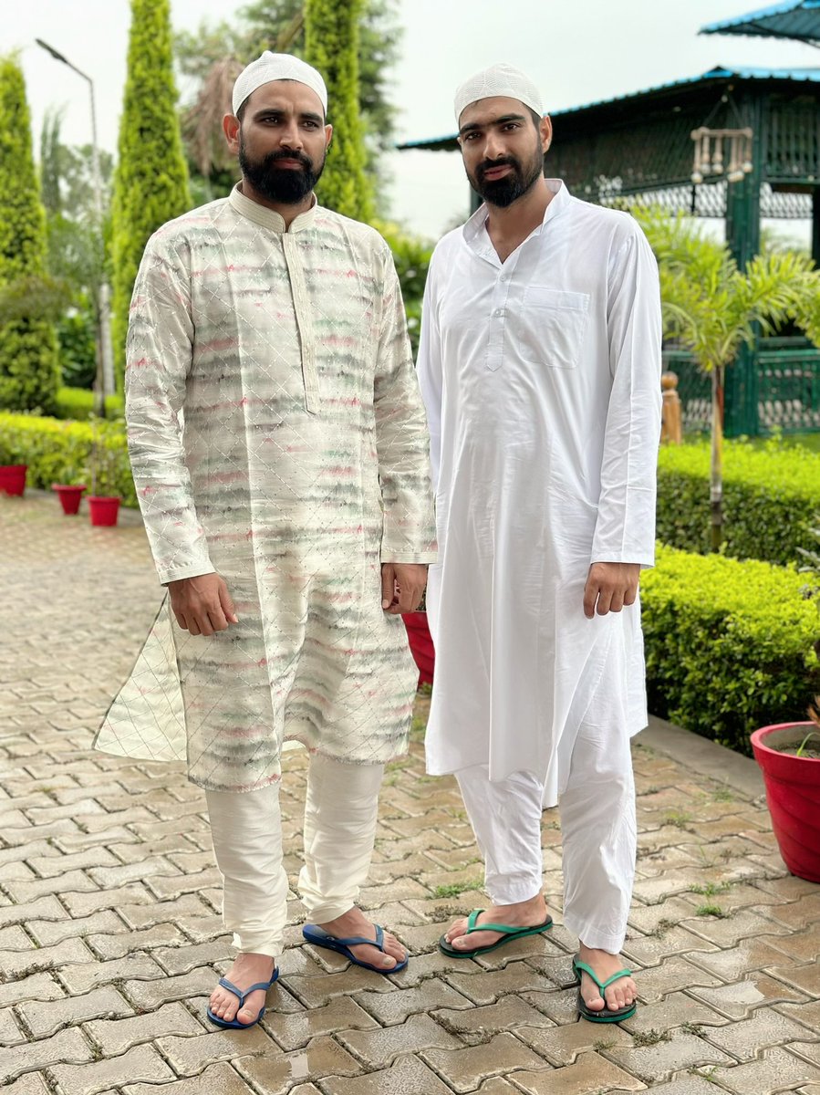 MdShami11's tweet photo. Do not be selfish in prayer by praying for yourself. Pray for others too and stand a better chance of having your prayers answered.
May Allah bless you with good health, wealth, and happiness. Let’s celebrate the festival of Eid Ul Adha with love, compassion, and unity. Happy Eid ul adha! #mdshami11