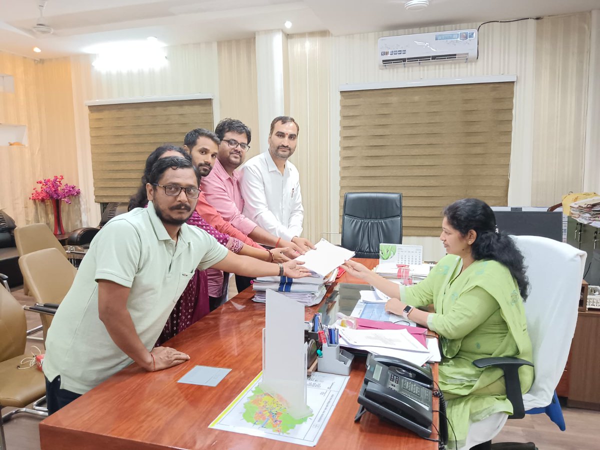 नव नियुक्त शिक्षकों की मांग मुख्यमंत्री मंत्री <a href="/ChouhanShivraj/">Shivraj Singh Chouhan</a> जी द्वारा 100% वेतन की घोषणा का राजपत्र जारी करने के साथ राज्य स्तर पर स्वेच्छा से हो स्थानांतरण !

<a href="/JansamparkMP/">Jansampark MP</a> <a href="/MPYuvaShakti/">|| MP Yuva Shakti ||</a> <a href="/Ranjeet40520643/">नवनियुक्त ✍शिक्षक संघ 2023</a> <a href="/Bhutesh_2/">Bhutesh chandra</a> <a href="/NEYU4INDIA/">NEYU || National Educated Youth Union</a> <a href="/Jitendra_NSTA/">Jitendra Sharma</a>