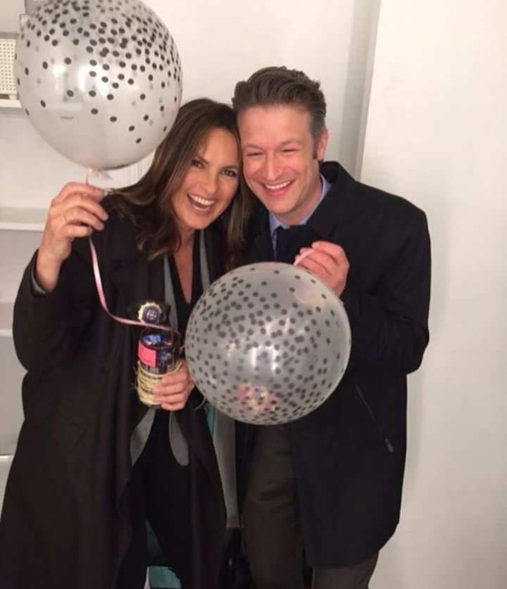 This picture is so cute of Mariska and Peter!

#MariskaHargitay #OliviaBenson
#PeterScanavino #SonnyCarisi

#PeterScanavinoAppreciation 🎈