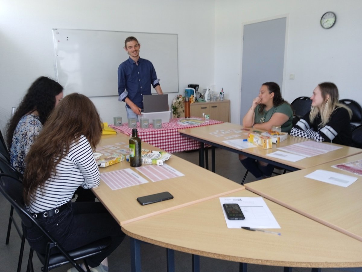 [AMBASSADEURS DU BIEN MANGER] 
3 ateliers pour les jeunes du CEJ de Crozon :
- Apports nutritionnels et activités physiques
- Atelier cuisine, rapidement et à bas coût
- Mini jeux pour réduire l'impact environnemental de 
notre alimentation au quotidien

#MissionLocale #Crozon