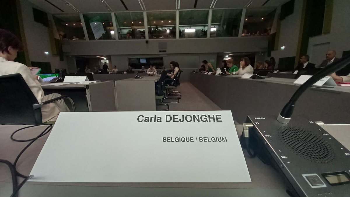 DejongheCarla's tweet photo. Met het @COECongress bespraken we in #Straatsburg 'leeftijdsdiscriminatie' of #ageism, een groter wordend maatschappelijk probleem. Europa vergrijst (in '22 was 50% van de bevolking > 44,4 en ze wordt steeds ouder), maar menswaardige #ouderenzorg kán, zie het #Tubbe-model in 🇸🇪. https://t.co/3PVbWj4yqF