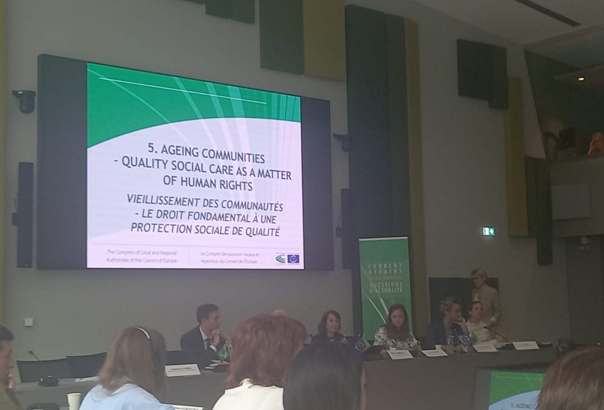 DejongheCarla's tweet photo. Met het @COECongress bespraken we in #Straatsburg 'leeftijdsdiscriminatie' of #ageism, een groter wordend maatschappelijk probleem. Europa vergrijst (in '22 was 50% van de bevolking > 44,4 en ze wordt steeds ouder), maar menswaardige #ouderenzorg kán, zie het #Tubbe-model in 🇸🇪. https://t.co/3PVbWj4yqF
