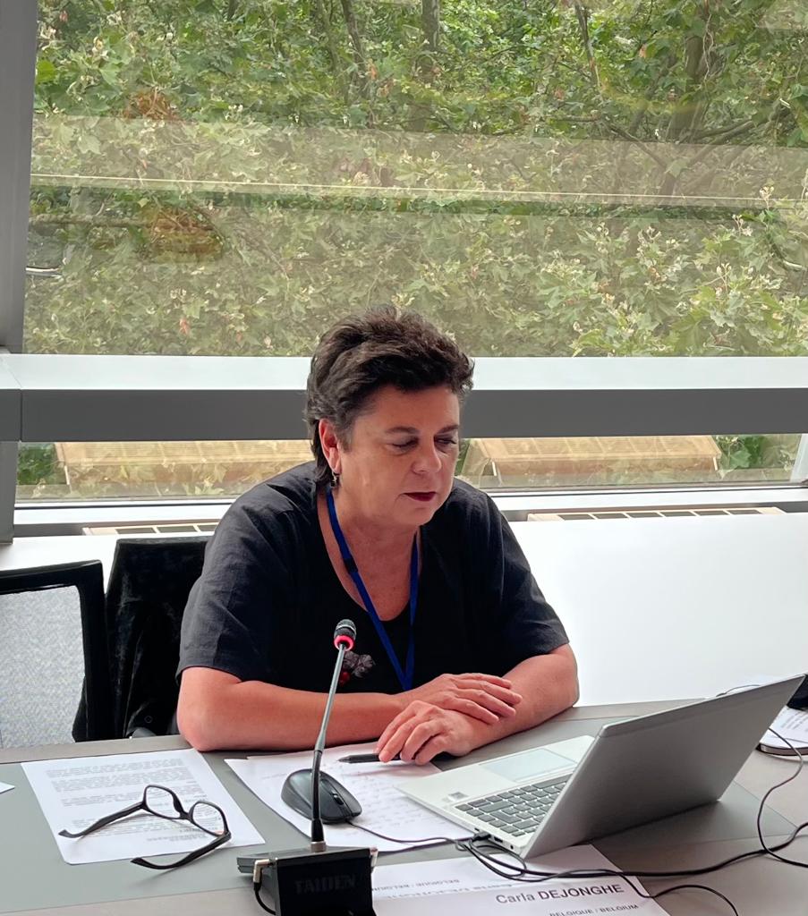 DejongheCarla's tweet photo. Met het @COECongress bespraken we in #Straatsburg 'leeftijdsdiscriminatie' of #ageism, een groter wordend maatschappelijk probleem. Europa vergrijst (in '22 was 50% van de bevolking > 44,4 en ze wordt steeds ouder), maar menswaardige #ouderenzorg kán, zie het #Tubbe-model in 🇸🇪. https://t.co/3PVbWj4yqF