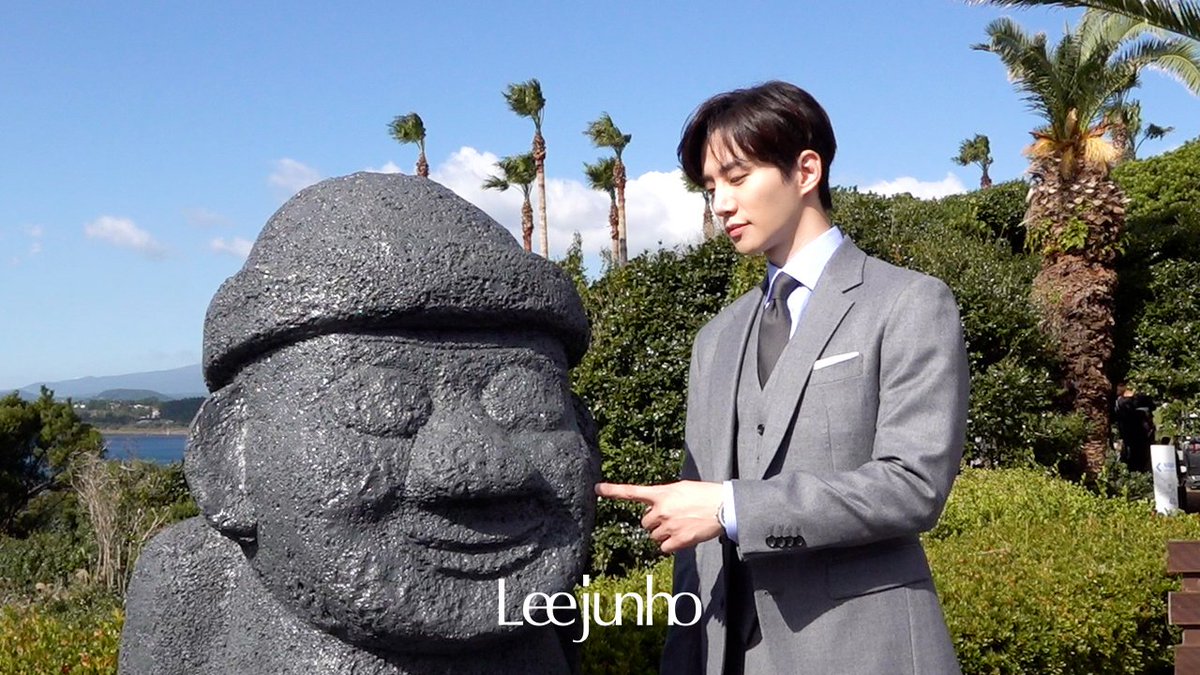 킹더랜드에서 살아남기｜제주도 출장 편

youtu.be/11m61MSI1yk

#이준호 #LEEJUNHO
#준호 #JUNHO
#이준호_LEEJUNHO
#킹더랜드 #Kingtheland #JTBC
#구원 #GuWon