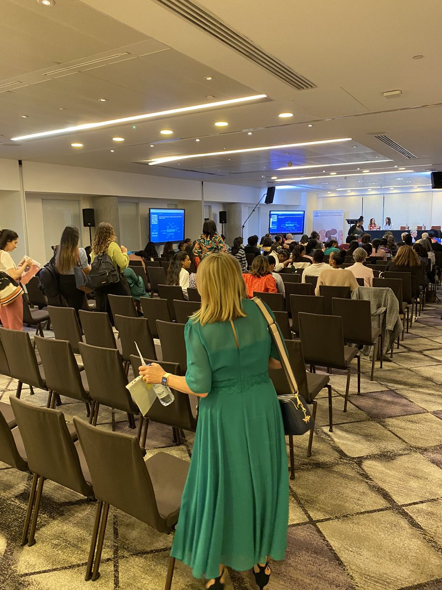 London Leadership Academy💙 tweet media