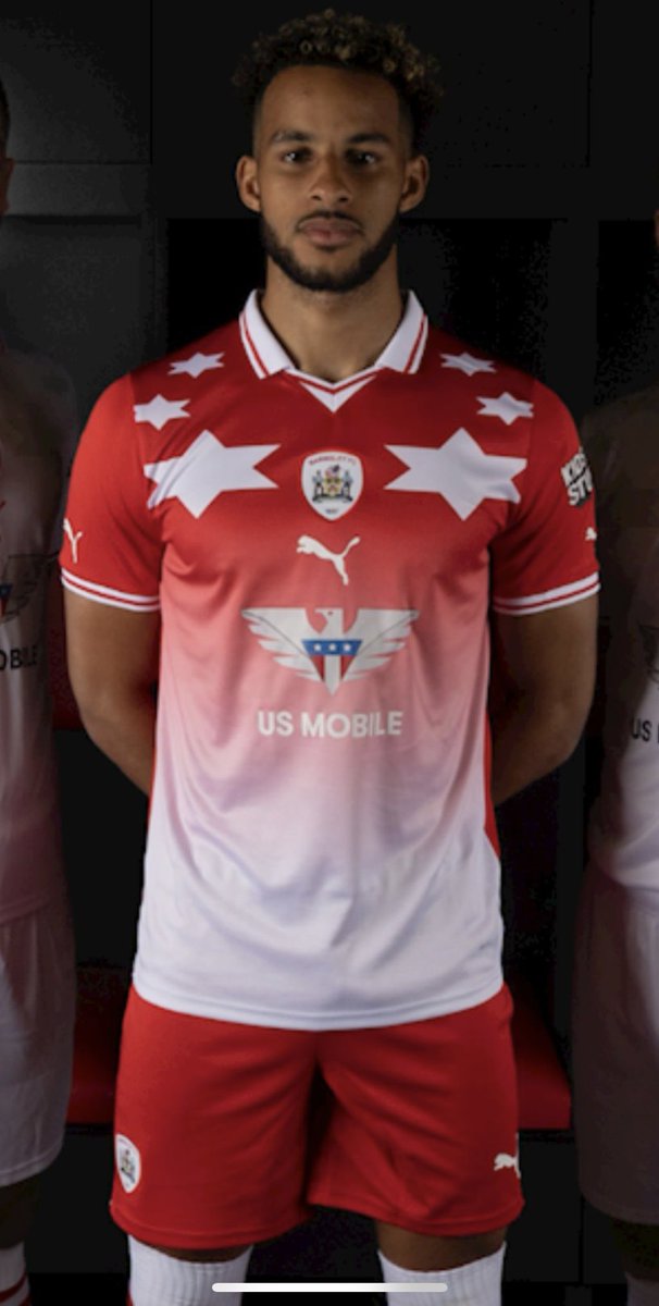 Some how the sponsor isn’t the worst part of Barnsley new kit 🤦🏻‍♂️😂