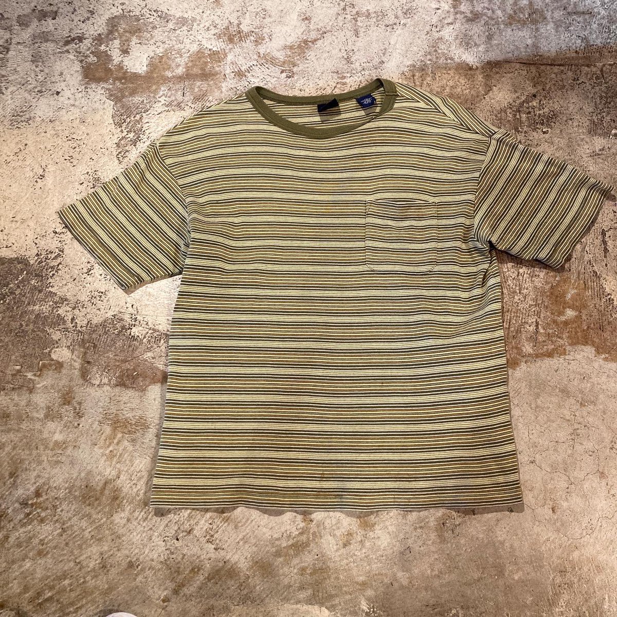 sunflower20107's tweet image. -
OLD GAP フライス織ボーダー柄ポケットTシャツ
sizeM相当 3,990円
-
173cmで丁度ベルト隠れる位の短丈シルエット。
色味最高な細ボーダー柄です！
-
#OLDGAP  #甲府 #山梨 #Sunflower #山梨古着屋 #古着屋Sunflower #古着屋 #USA #Vintage #OLD #Mensvintage #Ladiesvintage