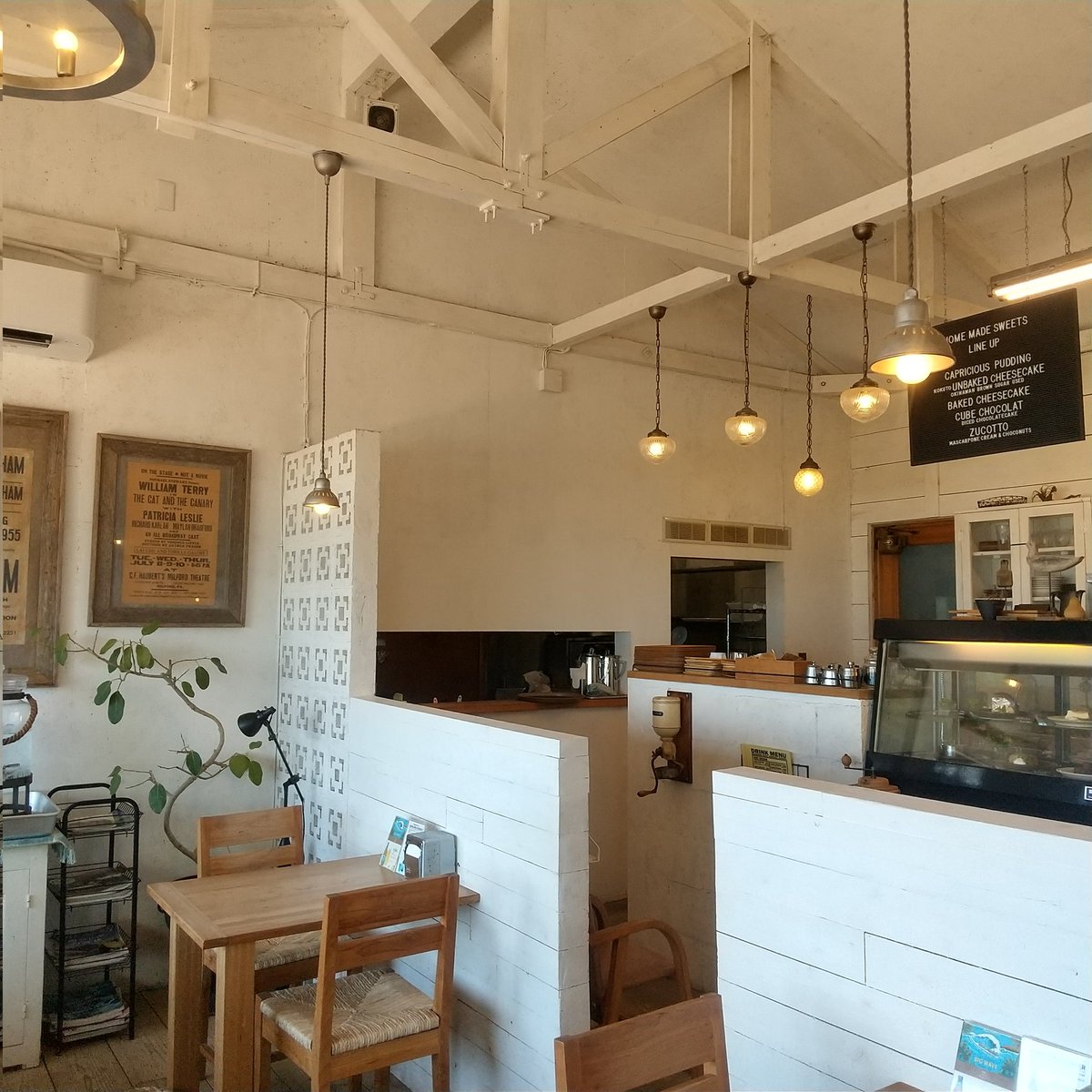 Si03310331's tweet photo. "BACKSHORE"さんにて島イタリアンを堪能🍴🇮🇹

料理・ドリンク・接客・内装・景色、全てが良かった😚✨

ケーキもドリンクも種類が豊富で楽しい一時になること間違いなし🥺❤️

#沖縄離島
#久米島
#BACKSHORE
#バックショアランチ
#カフェランチ
#オーシャンビュー 
#根本裕幸
#お弟子
#7期 https://t.co/1mnZrk9fXu