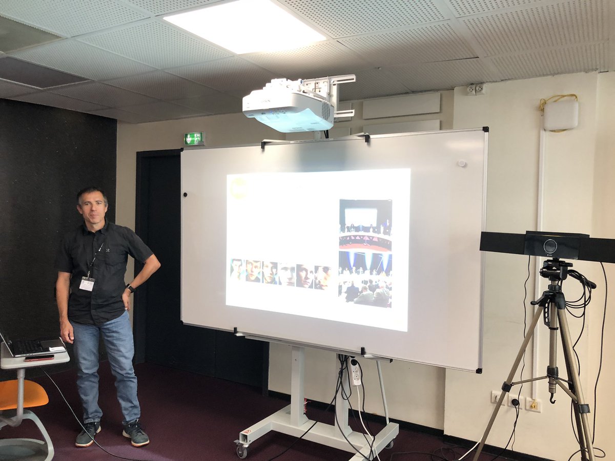 #BootCamp11  lorsque Hervé Luga demande à DALL-E de représenter l’assemblée des #VpNum, nous ne nous reconnaissons pas tout à fait sur les photos proposées! Plus doctes et formatés, plus vertical, moins joyeux!