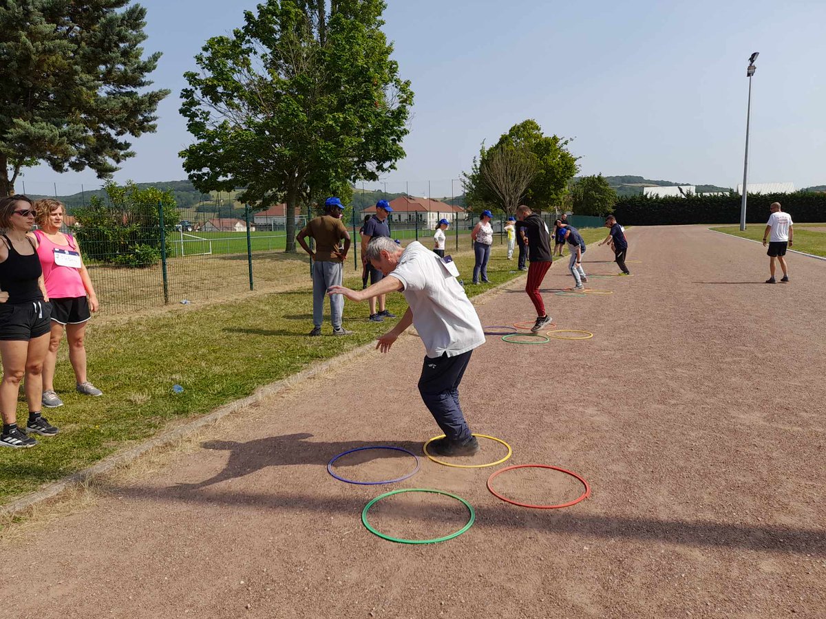 FTravail_BFC's tweet photo. @pole_emploi @FFAthletisme #Dsve après l'échauffement, les exercices et les premiers échanges ! #AvecPôleEmploi @poleemploi_bfc @FFAthletisme https://t.co/b525KaXJC2