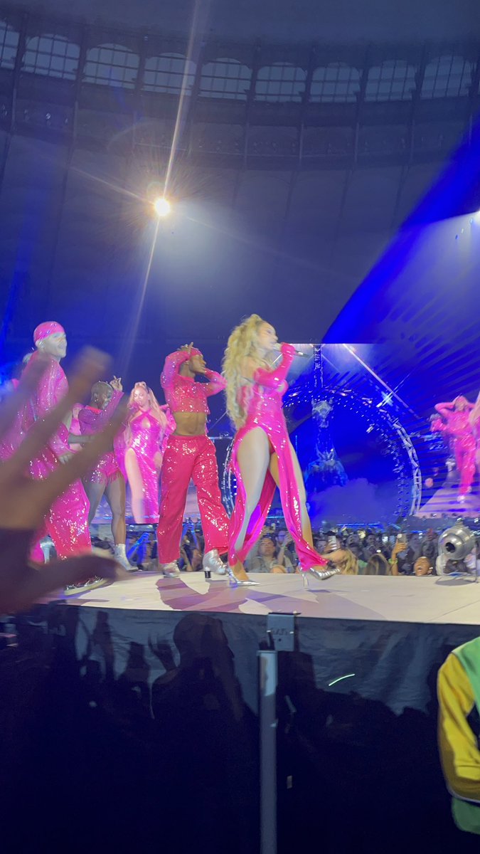 bylam pod sama scena 🤭#RenaissanceWorldTour