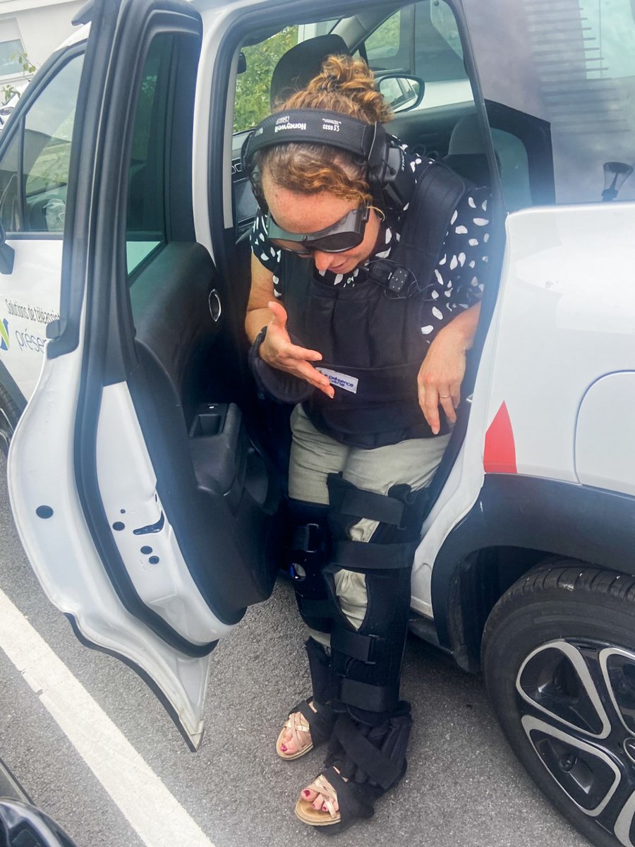 Ateliers "𝐬𝐢𝐦𝐮𝐥𝐚𝐭𝐞𝐮𝐫 𝐝𝐞 𝐯𝐢𝐞𝐢𝐥𝐥𝐢𝐬𝐬𝐞𝐦𝐞𝐧𝐭" 👵 pour le SPASAD de #GrandChamp animés par @PresenceVertePO avec les aides à domicile, aides-soignantes, l'infirmière coordinatrice et la responsable de secteur AMPER 

#seniors #maintienàdomicile #aideàdomicile