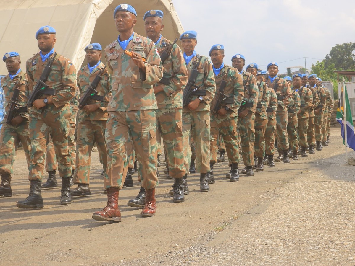 SANDF_ZA's tweet photo. READ || Change of command parade at Goma Democratic Republic Congo.

https://t.co/j70F8wKQj4

#SANDF
#JointOperationsDivision
#RSABATT
#DRCongo https://t.co/JRQwmMgNrK