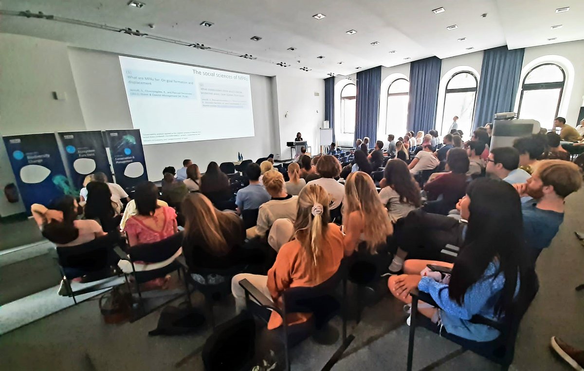 HIFMB 🪼 @hifmb.bsky.social (@hifmb_ol) on Twitter photo With a superb & perspective 4th session with talks by Matthias Glaubrecht <a href="/Leibniz_LIB/">LIB</a>, Ratana Chuenpagdee <a href="/MemorialU/">Memorial University</a>, Martin Quaas <a href="/iDiv/">iDiv Biodiversity Research</a> & @maadornelas our symposium has come to an end. #thankyou for being with us, we look forward to see you in 2025 for our next #HIFMBsymposium! With a superb & perspective 4th session with talks by Matthias Glaubrecht <a href="/Leibniz_LIB/">LIB</a>, Ratana Chuenpagdee <a href="/MemorialU/">Memorial University</a>, Martin Quaas <a href="/iDiv/">iDiv Biodiversity Research</a> & @maadornelas our symposium has come to an end. #thankyou for being with us, we look forward to see you in 2025 for our next #HIFMBsymposium!