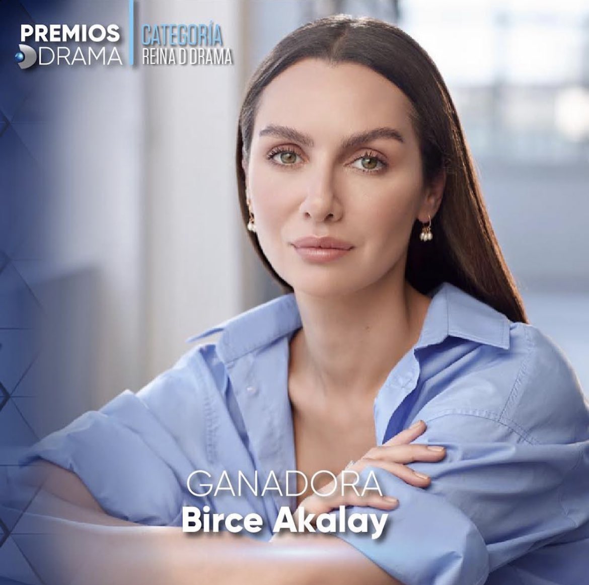 ABD ve Latin Amerika ülkelerinde İspanyolca yayın yapan Kanal D Drama, resmi instagram hesabında düzenlediği ankette, #ReyDDrama (Drama Kralı) kategorisinde kazanan #EnginAkyürek ve #ReinaDDrama (Drama Kraliçesi) kategorisinde kazanan #BirceAkalay oldu.