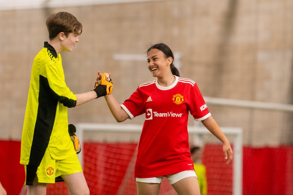 MU_Foundation's tweet photo. 🙌🤝 All 𝒊𝒏 for #NationalHandshakeDay 🤝🙌

Have a great Thursday everyone! ❤️

#MUFC 🔴 https://t.co/timzoRao3B