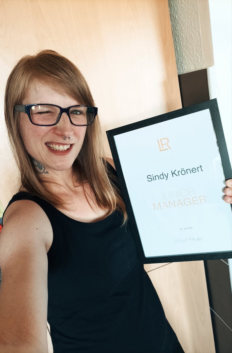 Sindy_Mini94's tweet image. ✨Erfolg ist kein Glück ✨
Du willst das auch ?
Dann melde dich gerne bei mir
+49 178 1375326

#erfolg #erfolgistkeinglück #world #happy #happylife #wife #mystyle #myself #new #strong #woman #power #girls #Deutschland #german #job