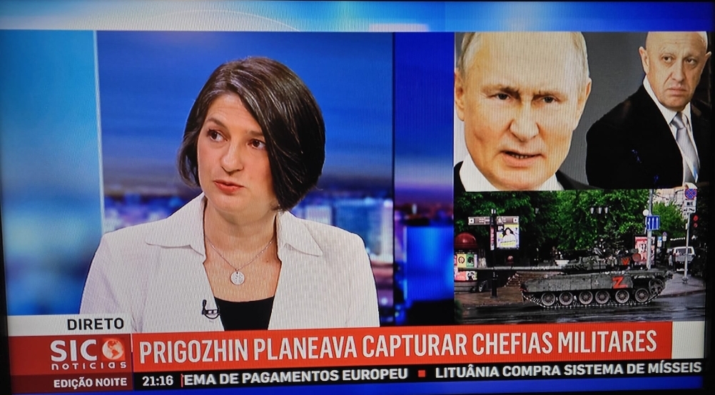 At <a href="/SICNoticias/">SIC Notícias</a>: Is President Putin as defeated as he looks? So far, the signs are of stabilization, but what is Prigozhin's role in this military attempt: overthrowing power or ensuring the continuity of the Wagner group interests? Thanks <a href="/Alberto88769641/">Alberto Jorge</a> and <a href="/PatCarvalhoSIC/">Ana Patrícia Carvalho</a>