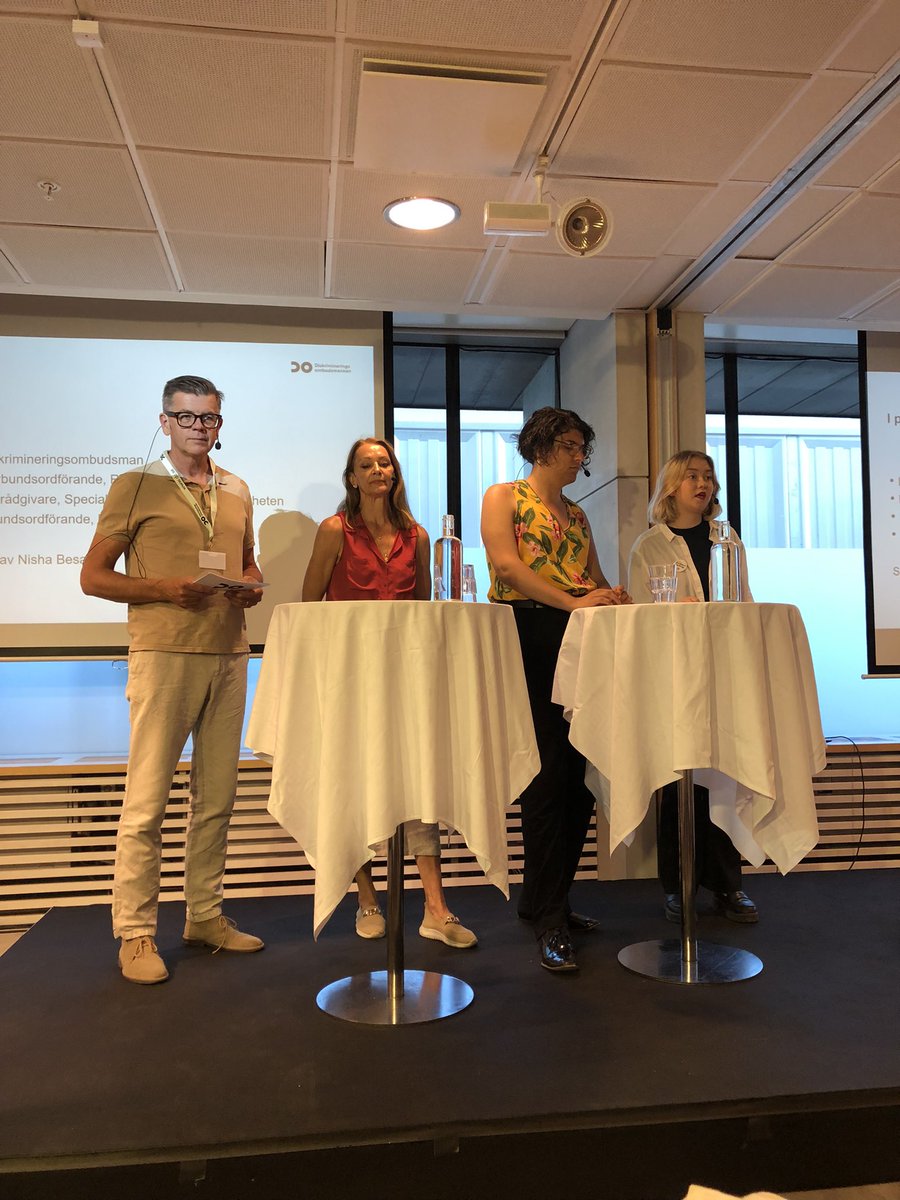 Maja Sjögren (@majasjogrens) on Twitter photo Panelsamtal hos <a href="/DO_Sverige/">Diskrimineringsombudsmannen</a> om den utbredda diskrimineringen i svensk skola. Pratade bland annat om den rådande systematiska åldersmaktsordningen som unga utsätts för, och att den svenska skolan är upplagd för att elever ska diskrimineras. Ynnest att få dela scen med <a href="/fjellander_/">Elias Fjellander🏳️🌈</a> Panelsamtal hos <a href="/DO_Sverige/">Diskrimineringsombudsmannen</a> om den utbredda diskrimineringen i svensk skola. Pratade bland annat om den rådande systematiska åldersmaktsordningen som unga utsätts för, och att den svenska skolan är upplagd för att elever ska diskrimineras. Ynnest att få dela scen med <a href="/fjellander_/">Elias Fjellander🏳️🌈</a>