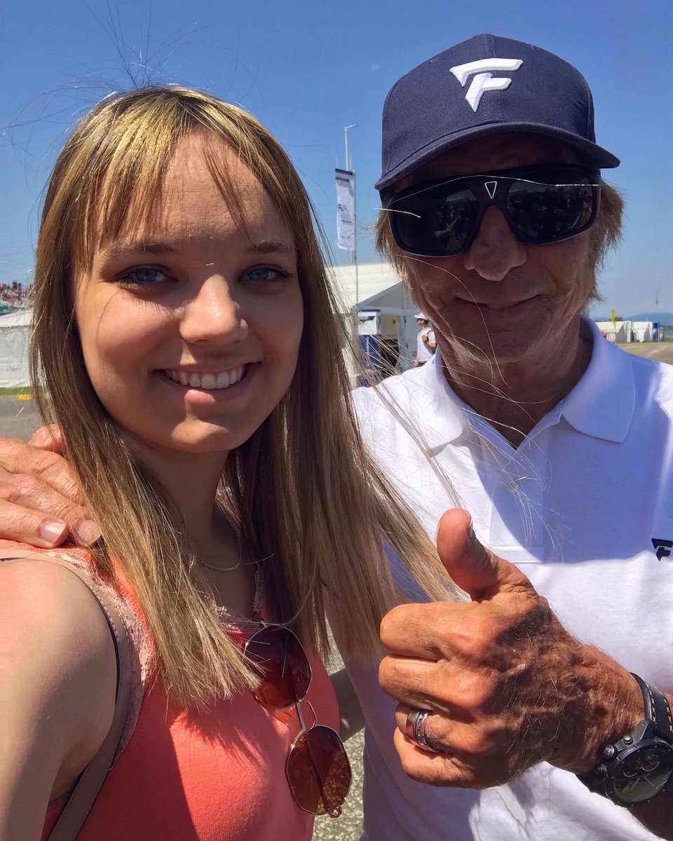 JSzonjaa's tweet photo. #GTopen 🏁 #F1legend ✨ #EmersonFittipaldi 🌞 #cars 🏎️ #Hungaroring ❤️ #happyplace https://t.co/RcvRAHZcTL