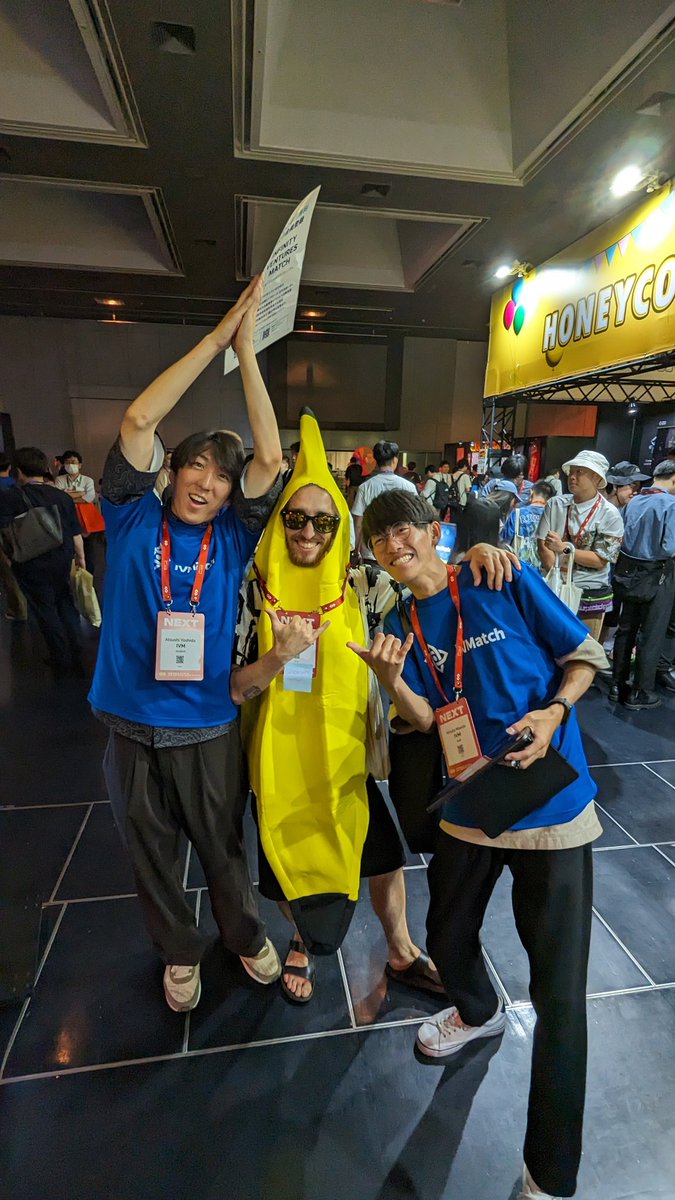 we will give free @vipeio t-shirts at @IVS_Official #IVSCrypto #IVS2023KYOTO if you take a picture with the most famous cool banana in the world and tweet the picture! Come find us!!!! ✌️✌️✌️🔥🔥🔥