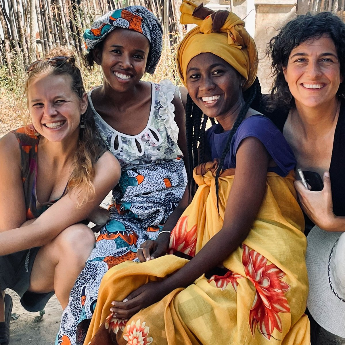 MargjeFikse's tweet image. Another day in #madagascar voor #oases  met deze prachtige vrouwen @PubliekeOmroep @EOnl #filmen #reisserie #documentaireserie @KefahAllush @ruthruthcairo