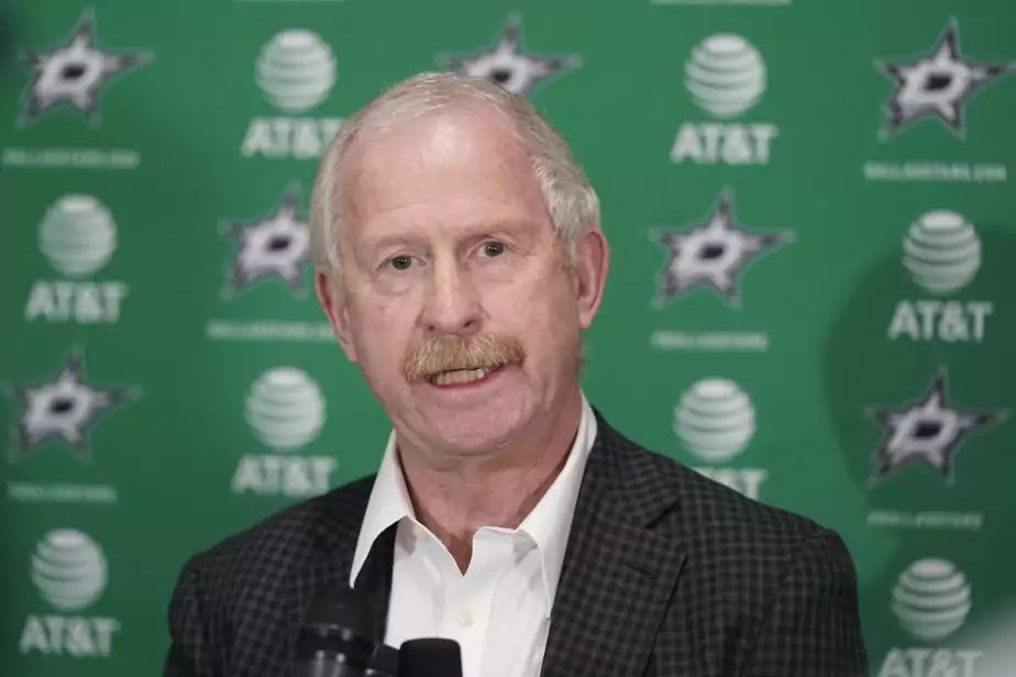 🚨 Grande nouvelle ! Jim Nill, notre manager général des @DallasStars, est élu meilleur manager général de l'année ! 👏🏼 Un immense bravo à lui pour son travail remarquable et sa contribution à notre équipe. 🌟🏒 #BestGM #DallasStars #HockeyExcellence