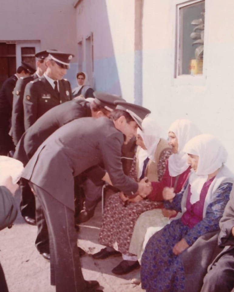 Polislerimiz huzurevi ziyaretinde...

📍Ankara

🗓 1990

#tbt
#tarihtepolis