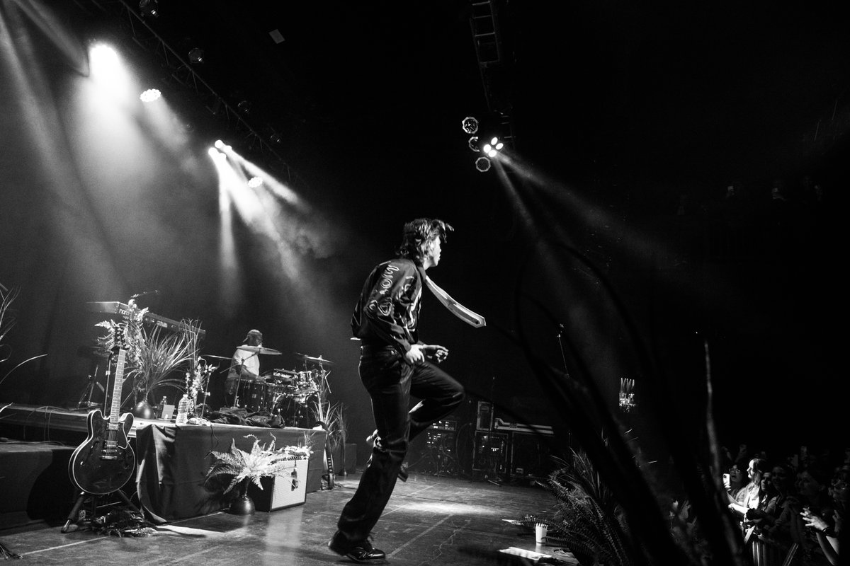 oneruel's tweet photo. first one EVER in salt lake!! thank u for the love xx was a verrrrry fun show

photos by @MichelleGHunder https://t.co/od8NhqctdO