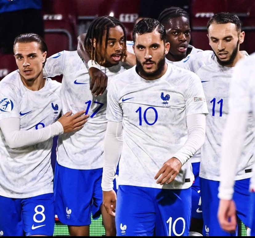_SamuelAS's tweet photo. La photo de zinzin qui pue le 69. 

Bonne journée à vous et bon courage dans la suite de la compétition à l’Olympique de France espoir🤝 https://t.co/Bqd5EHHX4Z