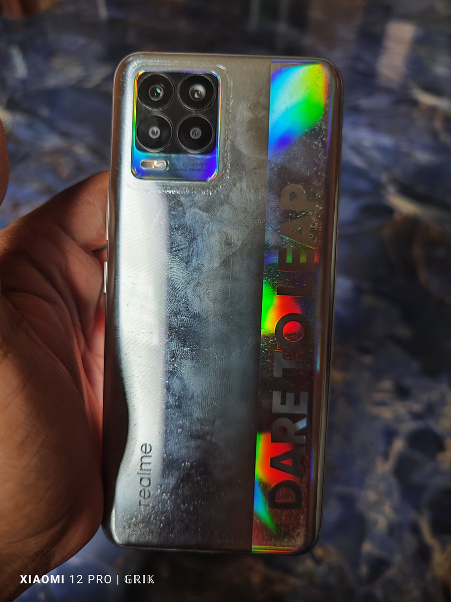 🫠 @realmeIndia @realmecareIN @realmeglobal 
My sister's realme 8 suddenly got this white line this morning.....

@a_fresh_shinobi @abhishek @r3dash @GyanTherapy @encoword @techswami_yt @utsavtechie @techzoned_ @Dhananjay_Tech @tech_that_out @technolobeYT
Help will be appreciated