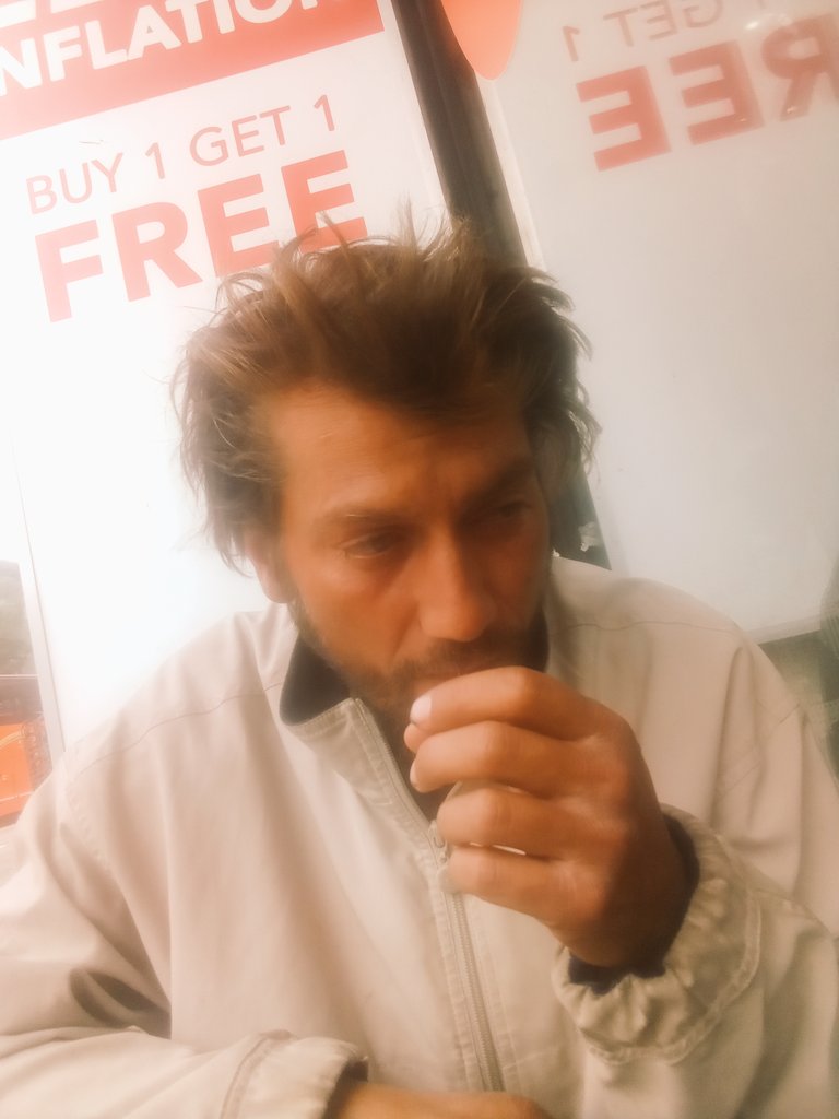 VeeOleynikWM's tweet image. Daniel is positively radiant in this #WarmGlowFilter #TwitterForAndroid #Alcatel