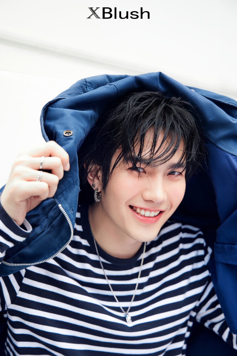 XblushM's tweet image. #Build金建成多巴胺封面大片
#Build金建成中国首封

还泛着鱼肚白的太阳从天际处缓慢升起，梦的精灵附耳告知：此刻正值黎明。@JakeB4rever 💙
XBlush Magazine&amp;amp;Build 配置公开，海报由你决定！

#xblushmagazinexbuild #BuildJakapan