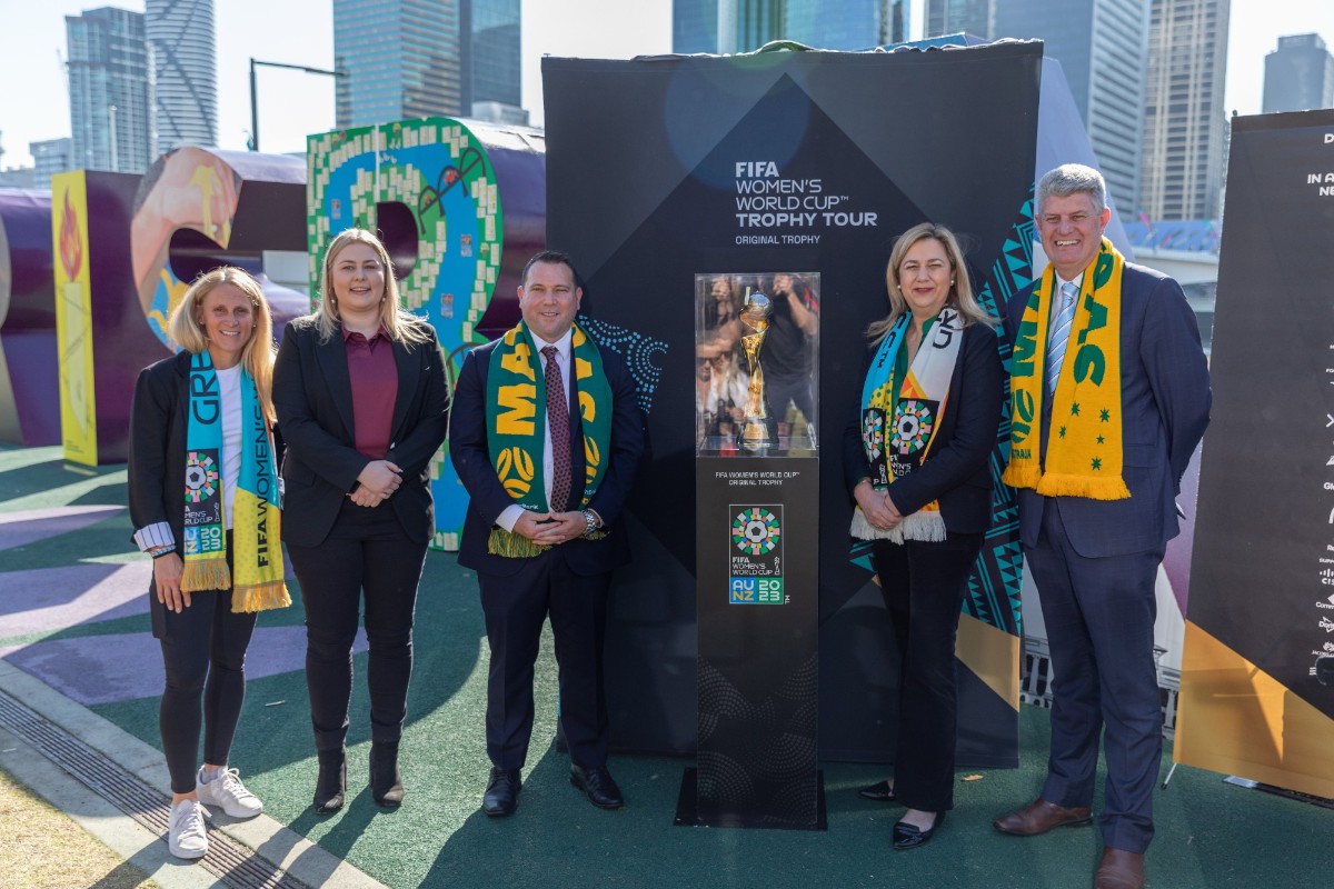 FootballQLD's tweet photo. It was fantastic to kick off the @FIFAWWC trophy tour here in Queensland at yesterday's launch event at South Bank alongside Premier @AnnastaciaMP, Minister for Sport @StirlHinchliffe & @FootballAUS CEO James Johnson 🏆⚽
#FIFAWWC #FIFAGoingBeyond #BeyondGreatness https://t.co/hkTWkEG6Kh