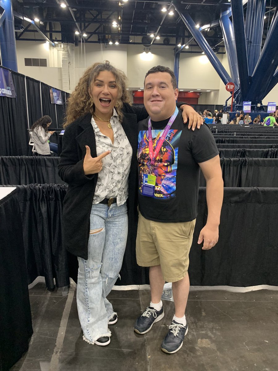 Found out my hoss is an LA Rams fan!  But me and Rick are still cool! It was also sweet meeting the beautiful Juliana at @Comicpalooza!! 🫶🏼😎#MemorialDayWeekend #SoMuchFun