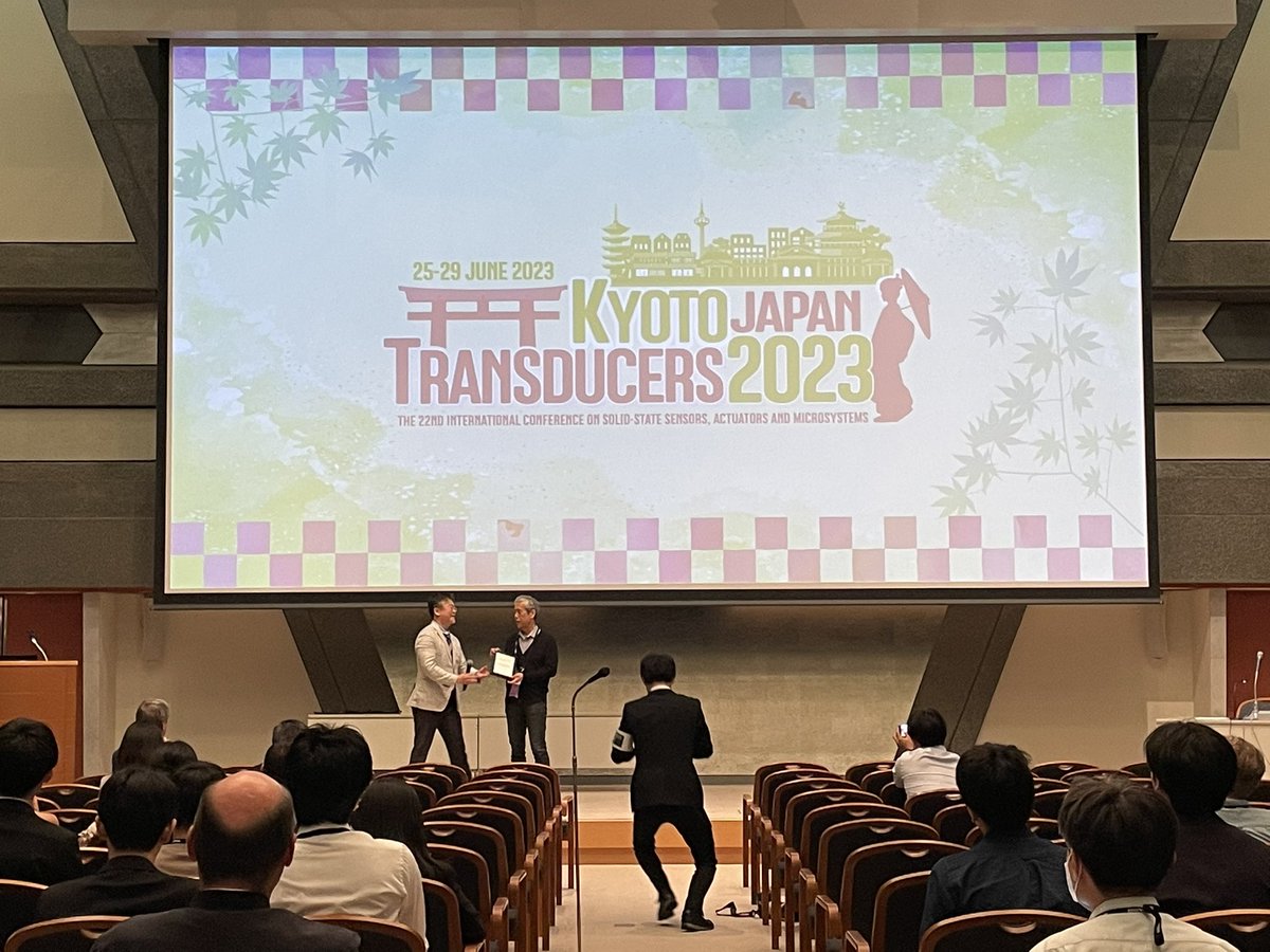 Awards for the conference chairs💞
#transducers2023 #finalday 

Conference Chair:
Prof. Satoshi Konishi, Ritsumeikan University

Executive Program Chair:
Prof. Shuji Tanaka, Tohoku University

Organizing Committee Chair:
Prof. Osamu Tabata
Kyoto University of Advanced Science