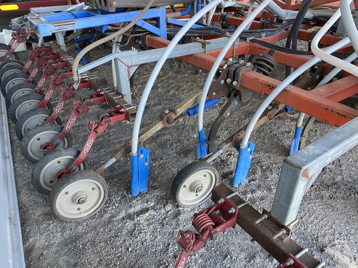 I’ve got our old seeder for sale.
Gason 1880 with small seeds box and Horwood scaribar on 14” spacings.  Extremely reliable low maintenance machine.
DM for details 
Same deal as chaser bin, box of longnecks for a retweet or intro that leads to a sale 🍺👍