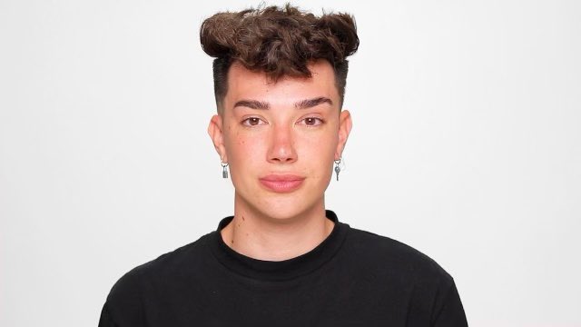 sofiahatesfeet's tweet photo. can you guys please be honest do we look alike https://t.co/j1garYPdYn