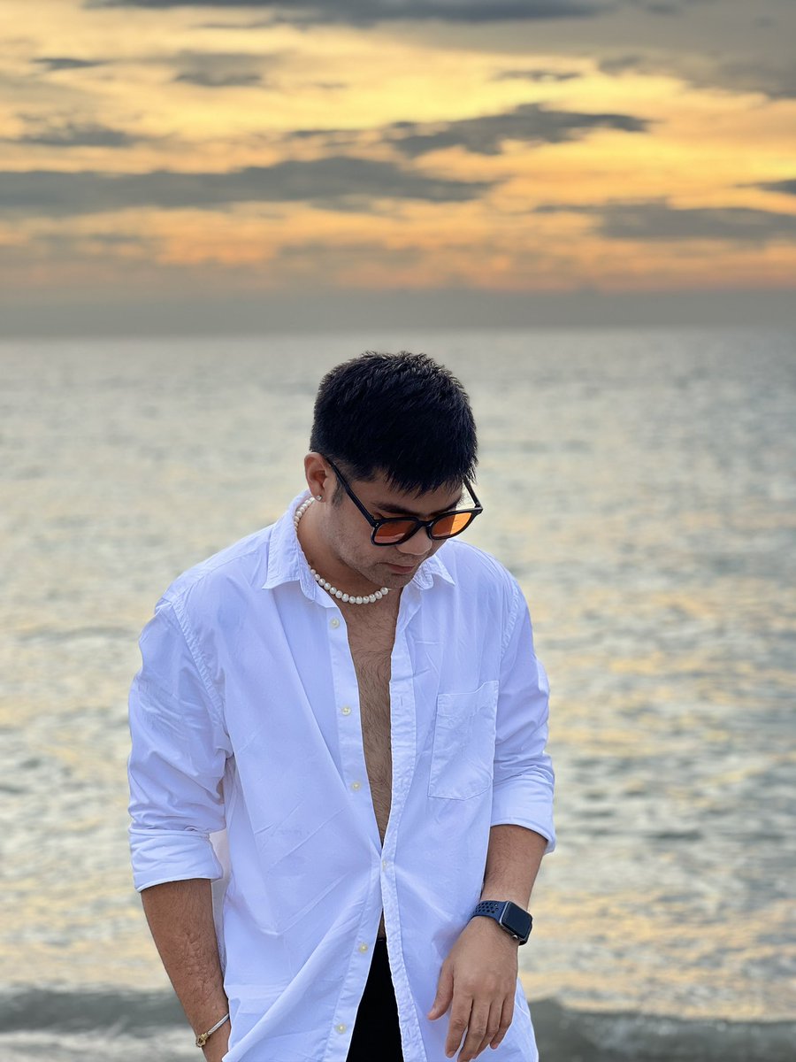 AaronLibrea's tweet photo. Zambales Photo Dump! #AdventureRon https://t.co/GEbc4mX7nR