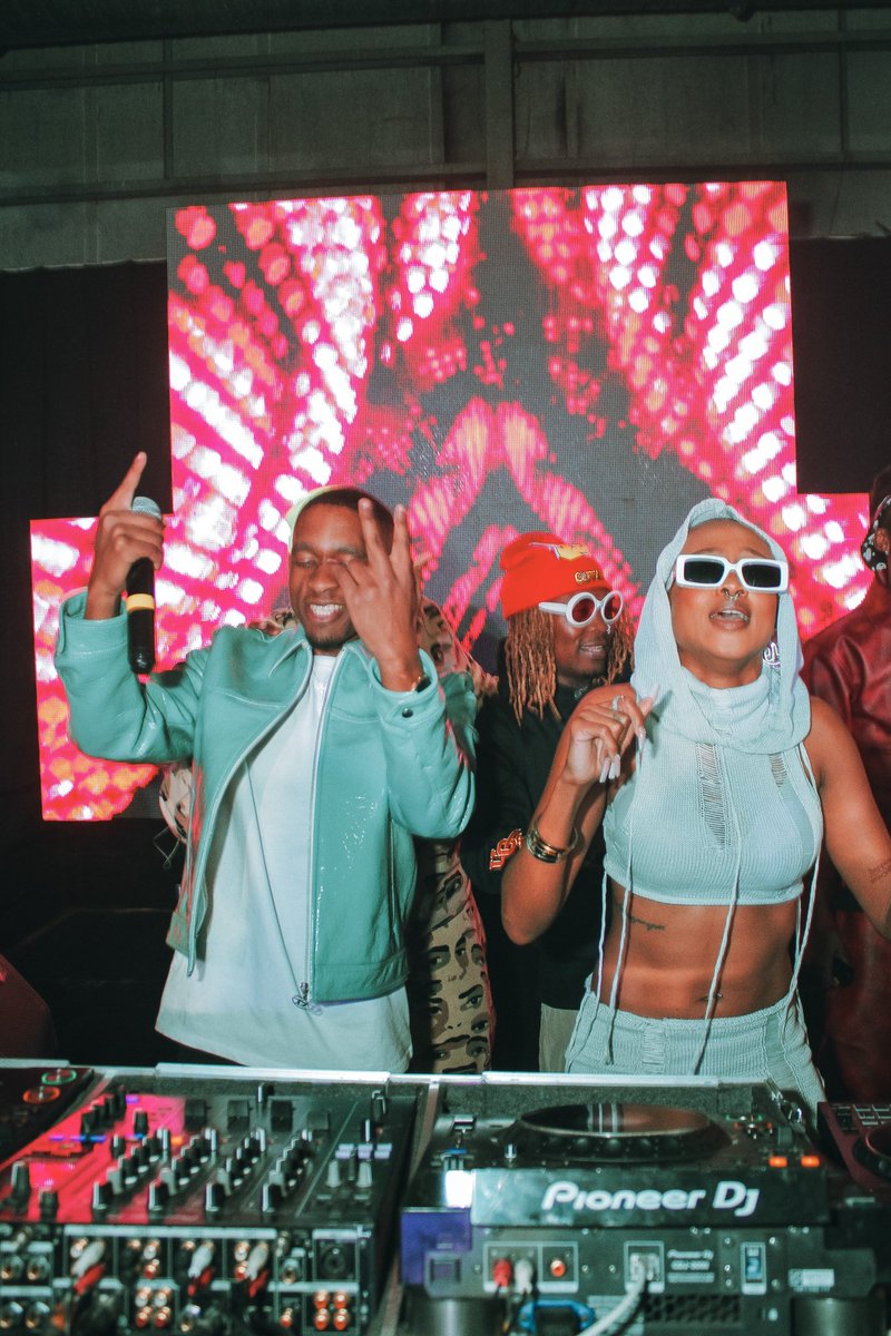 KandyKoated_ZA's tweet photo. #KandyLandFest2023
#LUVKANDY ππ©·
πΈ: @o.mphile_mo https://t.co/5ECVvEulOv