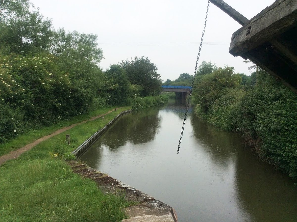retired_tom's tweet photo. My photos from #June 2019
#CanalRiverTrust #OxfordCanal #Shipton #Lock #StopLock #Bridge #Narrowboat #Reflections
#Canals & #Waterways can provide #Peace & #calm for your own #Wellbeing #Lifesbetterbywater https://t.co/rn4b685v9e