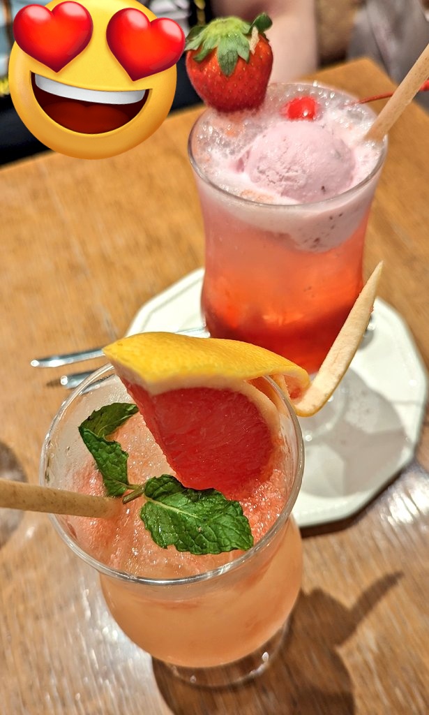 ふたばとフタバフルーツパーラーに来たよ！ https://t.co/bZ0U9TWqoy