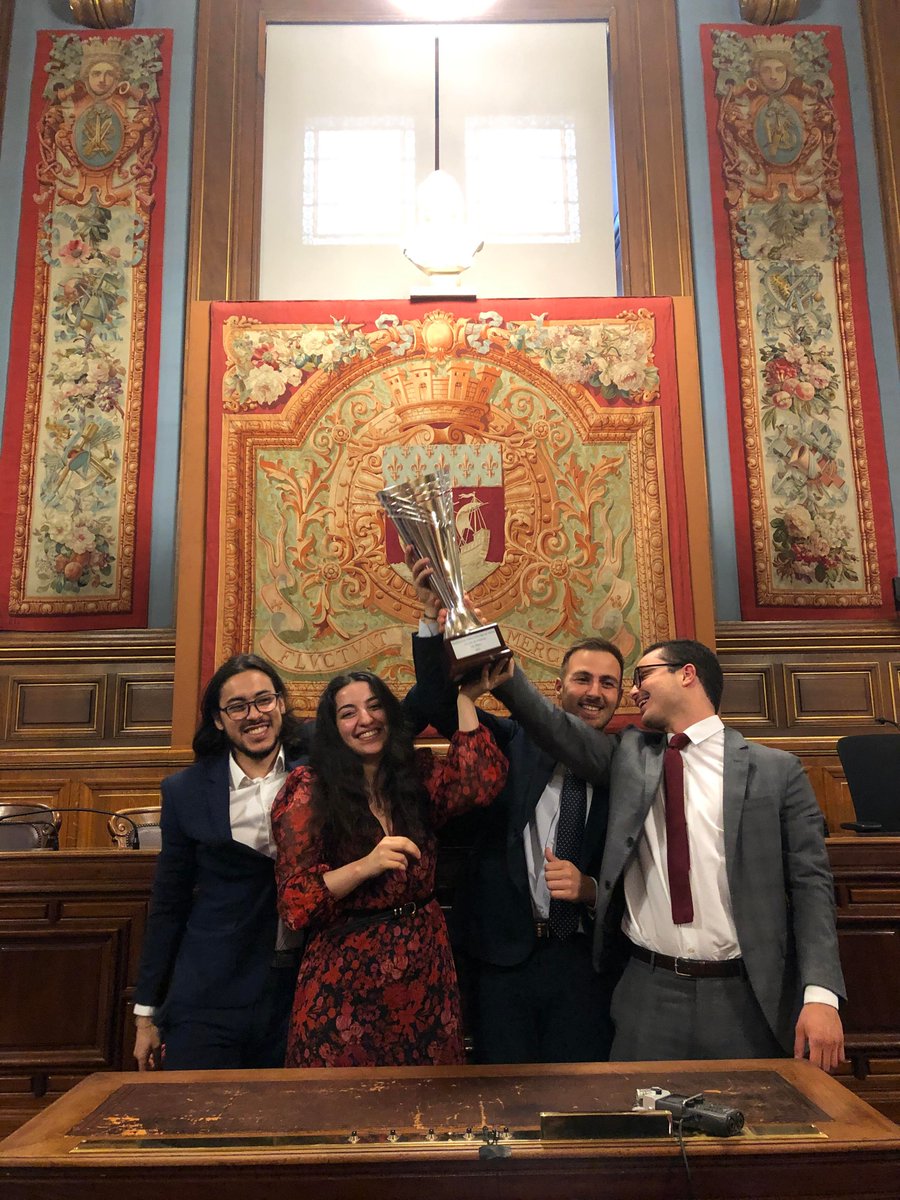 [CHAMPIONS DE FRANCE DE DÉBAT]

👉 Le mardi 27 juin, les orateurs de la Conférence Olivaint ont été sacrés vainqueurs en finale de la Coupe de France de débat !

<a href="/FFDebat/">Fédération Francophone de Débat</a>