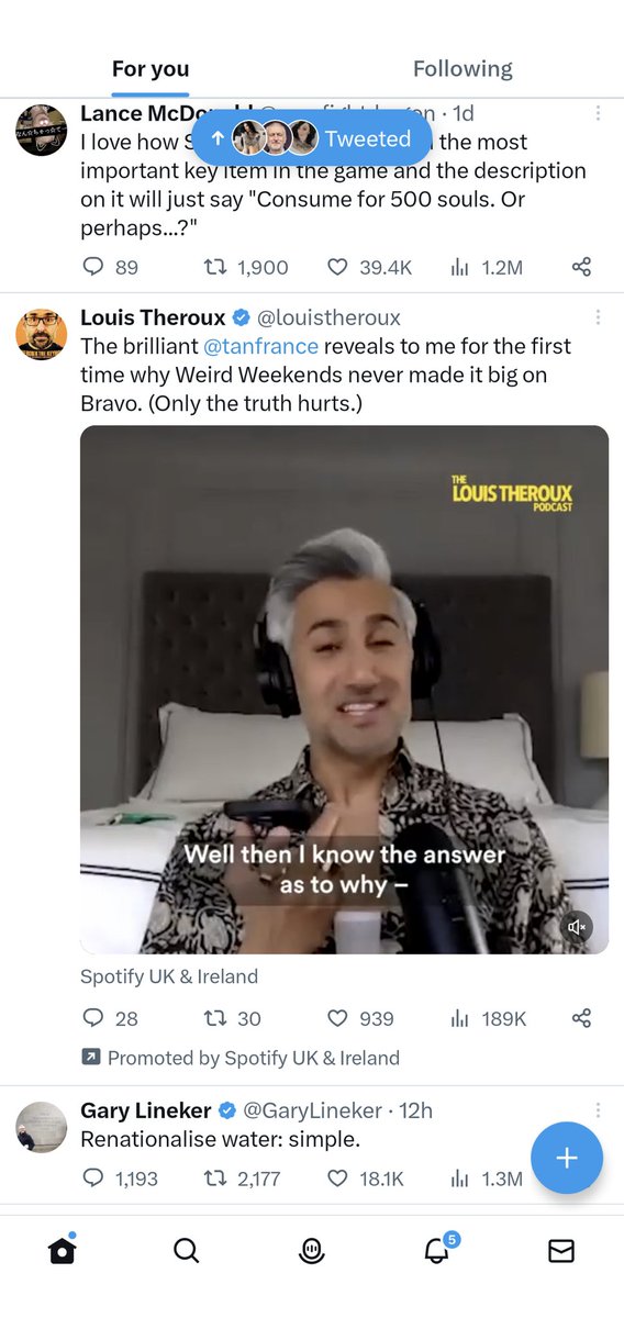 peopleWhoDontKnowHowToUseAPhone tweet media