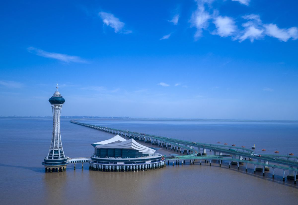 i_cixi's tweet photo. The 15th Anniversary of the Opening of the #HangzhouBayBridge. #Bridge #Ningbo https://t.co/vwISvnOONm