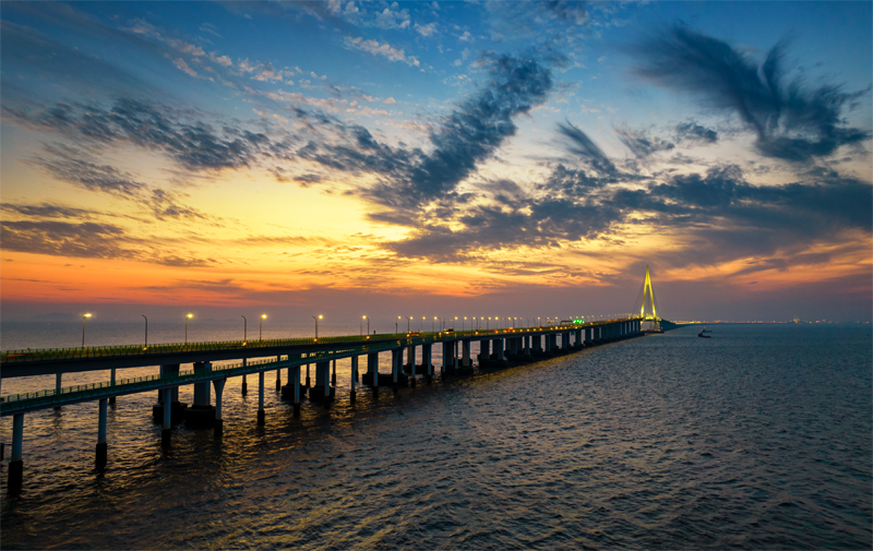 i_cixi's tweet photo. The 15th Anniversary of the Opening of the #HangzhouBayBridge. #Bridge #Ningbo https://t.co/vwISvnOONm